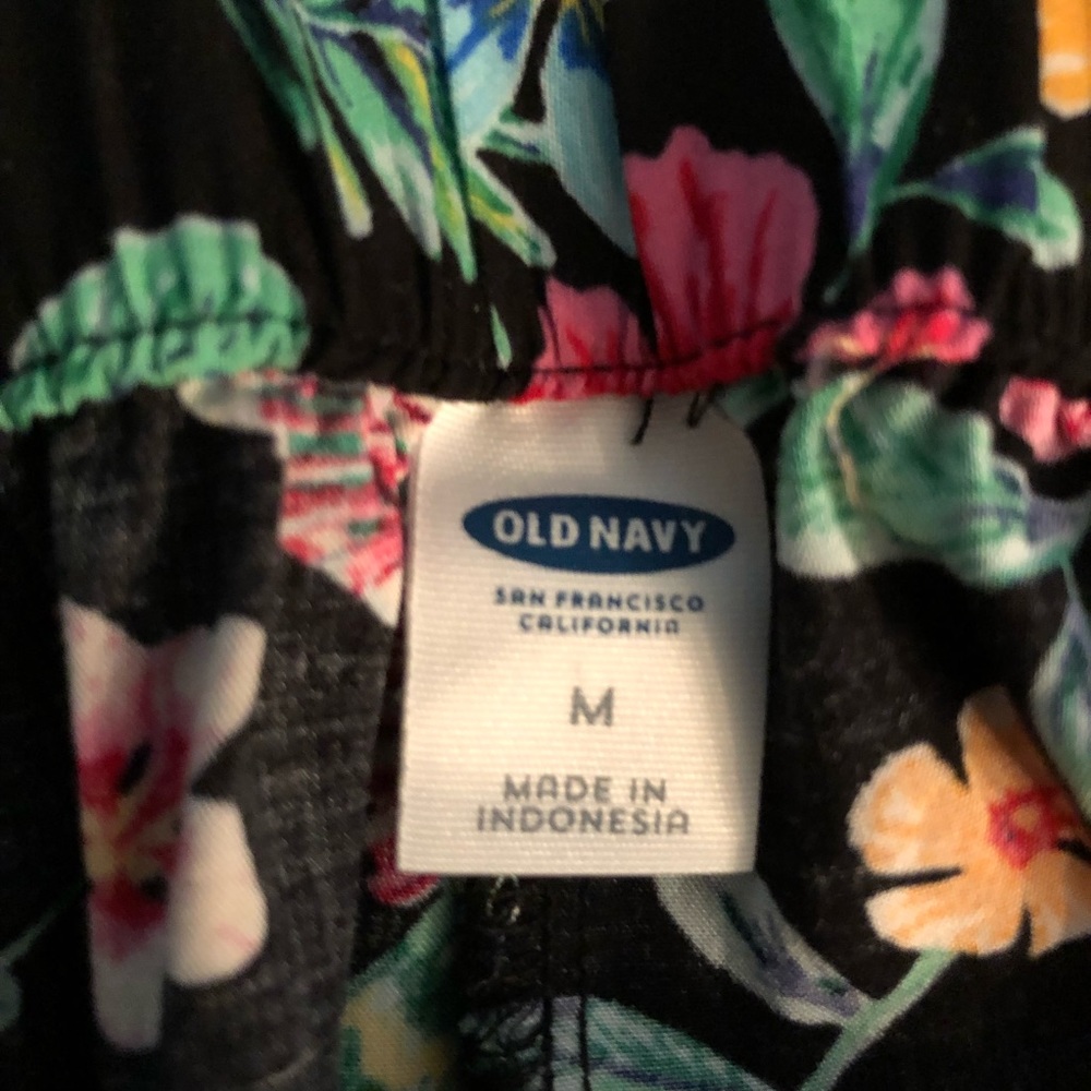 Beautiful Bright Flowers Hawaii’s Print Skirt - Picture 4 of 4
